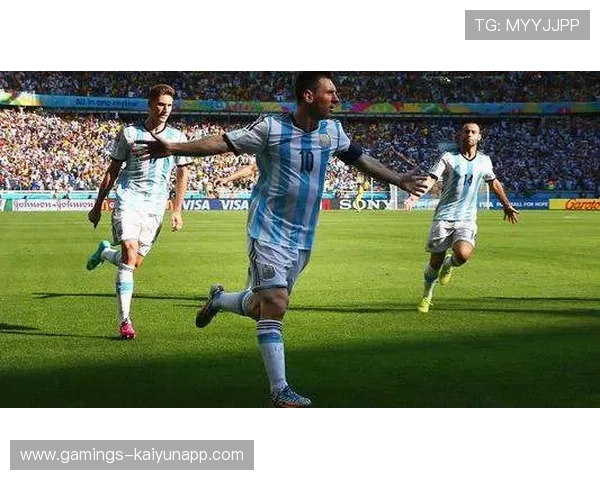 梅西的世界杯使命：阿根廷队夺冠梦仍在燃烧