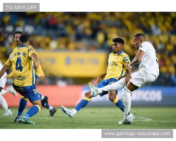 维尼修斯弧顶远射皇马领先确立